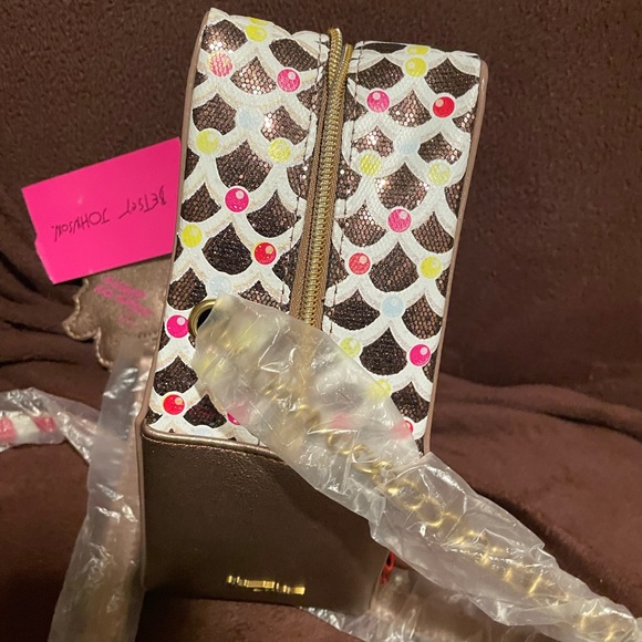 Betsey johnson gingerbread house purse new with tags - Picture 6 of 6